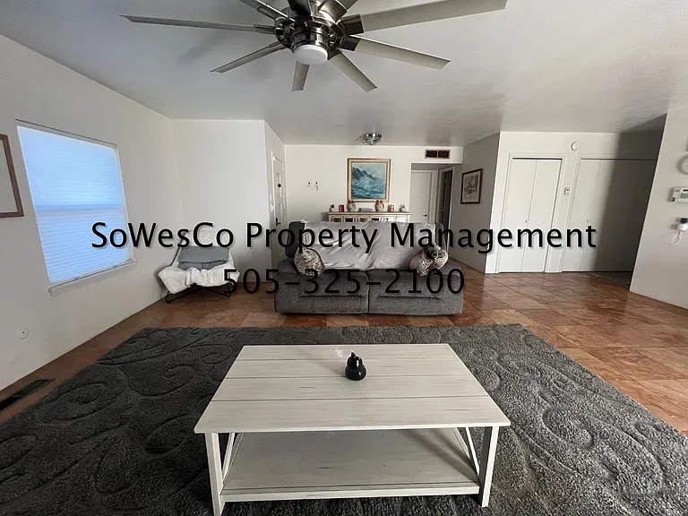 3008 N Sunset Ave — Photo 4