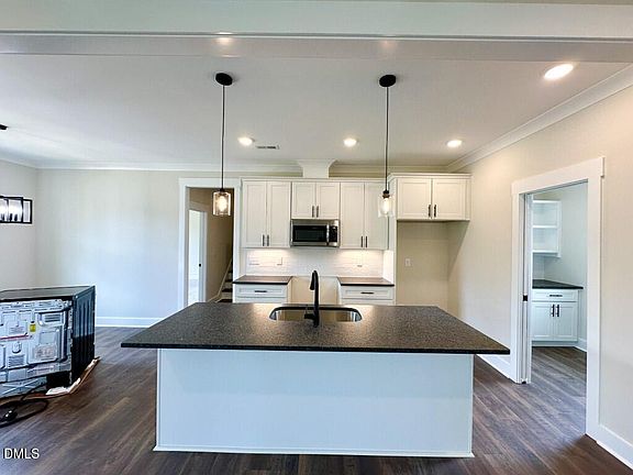 3rd image of 5570 Martys Ct