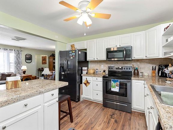 4th image of 1205 Revere Ln