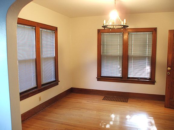 3rd image of 1708 E College St