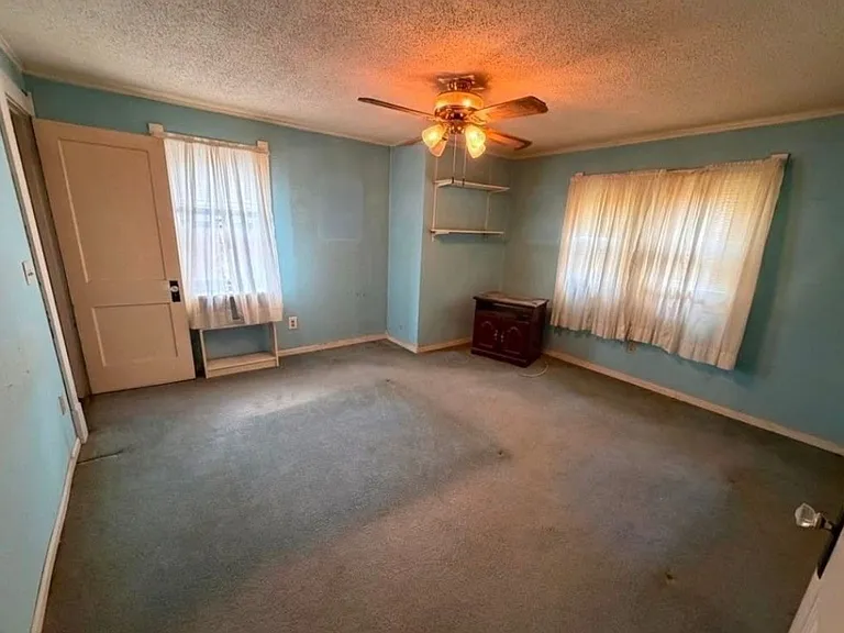 1425 Prouty Ave — Photo 14