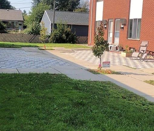 3rd image of 265 Riverbank Ave
