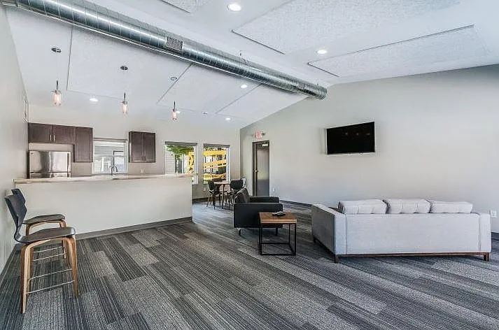 6285 Ivywood Ct — Photo 17