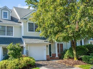 405 Huntington Ct, Wyckoff, NJ 07481