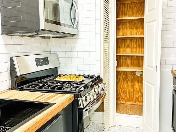 3rd image of 416 E Dewey Pl #8