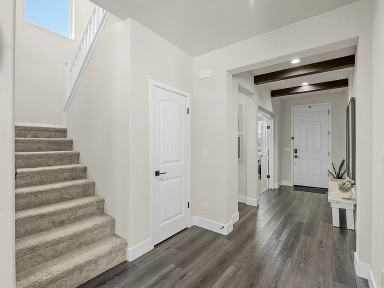Celeste Ave — Photo 21