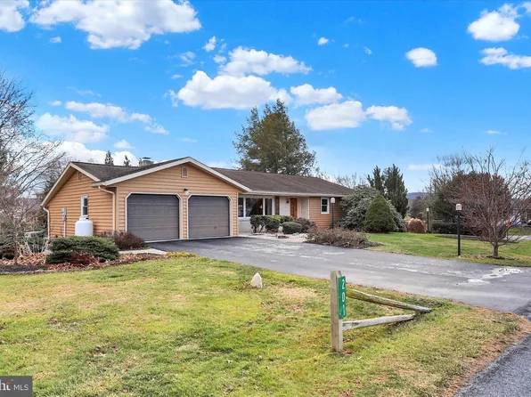 201 Westview Dr, Mechanicsburg, PA 17055