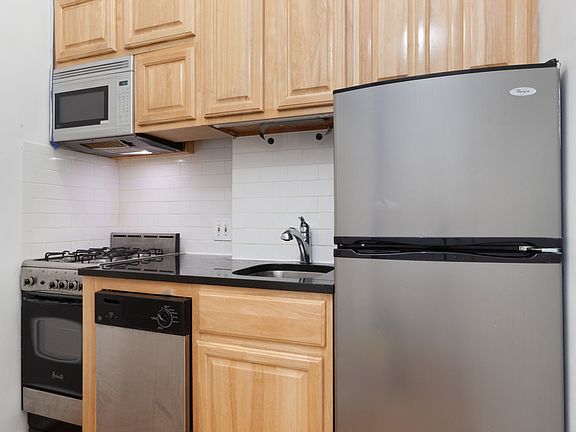 5th image of 590 W End Ave APT 2G