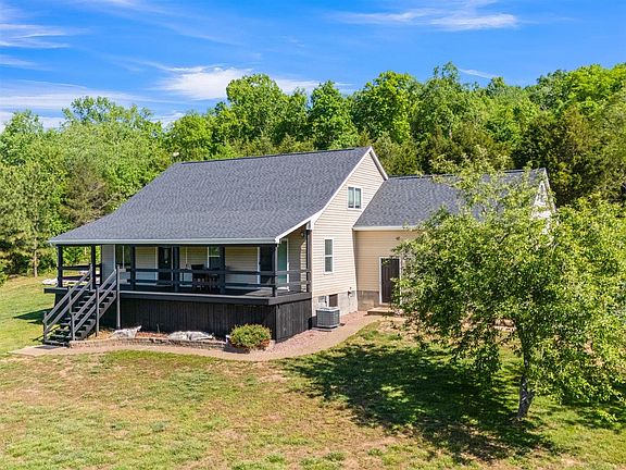 3rd image of 3415 Hammett Hill Rd