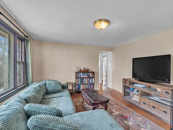 5th image of 1504 S Lynhurst Dr
