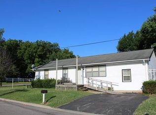 2808 Shelby St, Higginsville, MO 64037