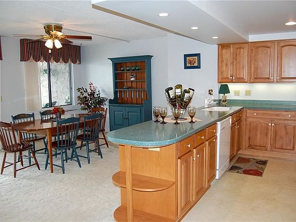 4th image of 185 Cliffside Dr #185