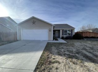 911 S Jake Ave, Kuna, ID 83634