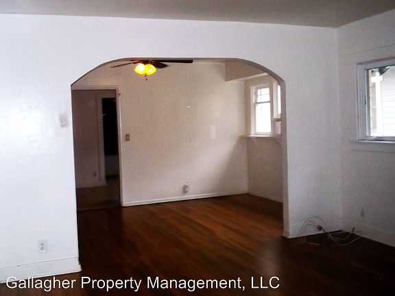 3rd image of 1425 Chino St