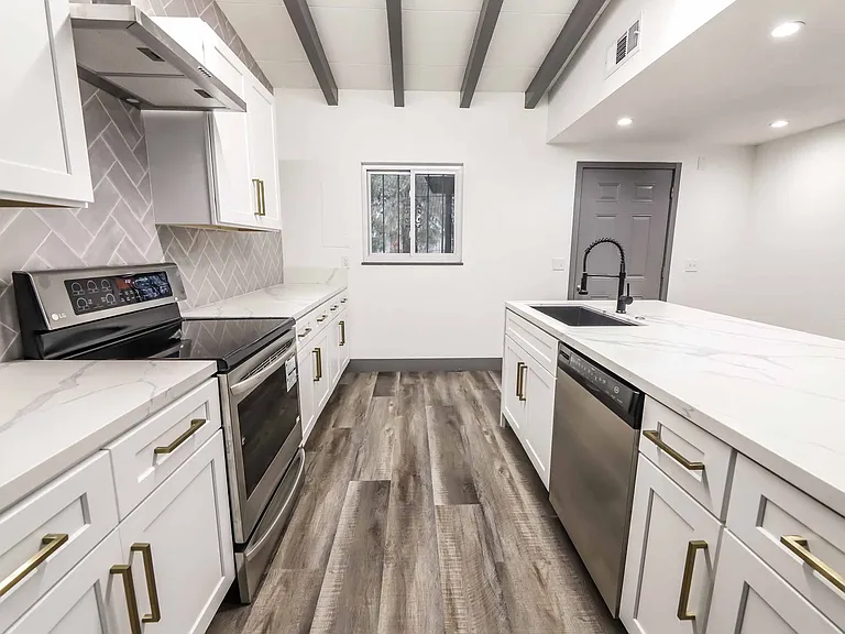612 N Bruce St — Photo 13