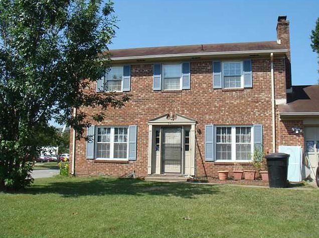 1st image of 941 Woodhue Ct