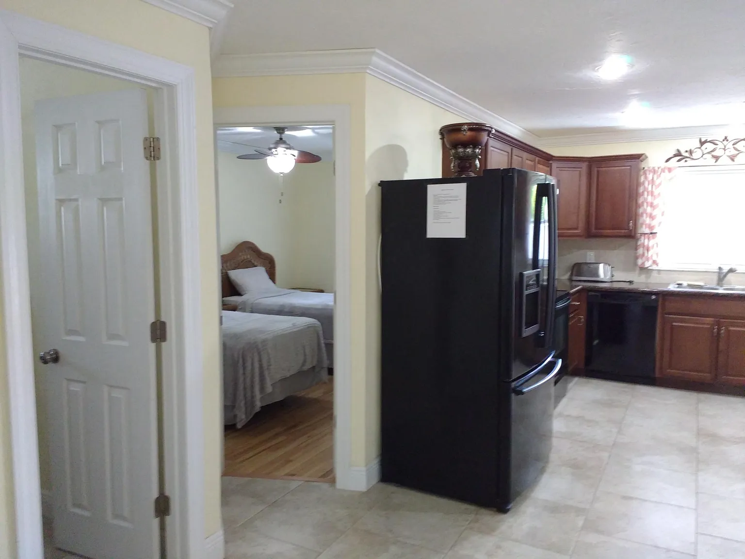 2 bed, 1200 sqft, $2,095 — Photo 3