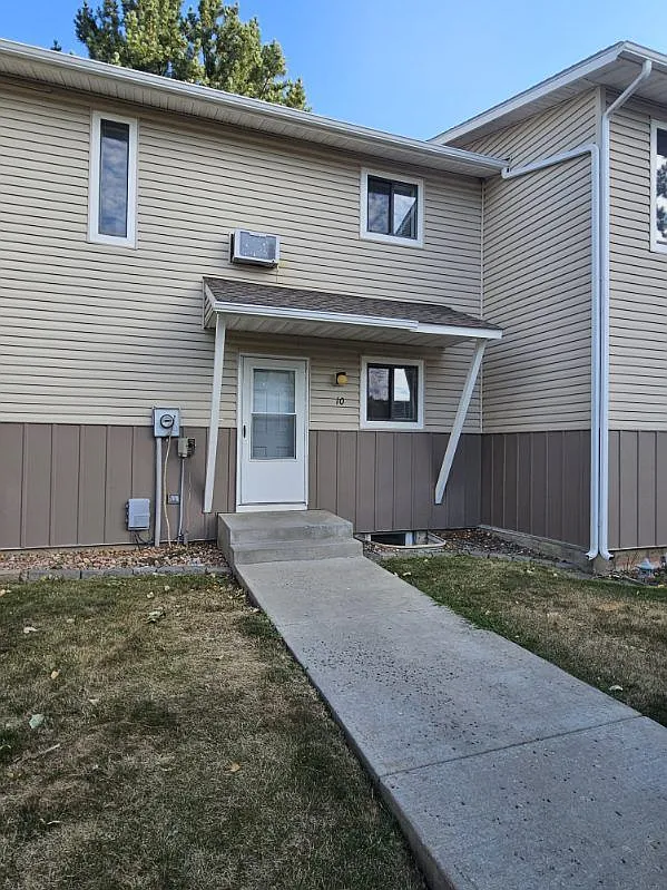 3 bed, 2.5 bath, $1,495 — Photo 1