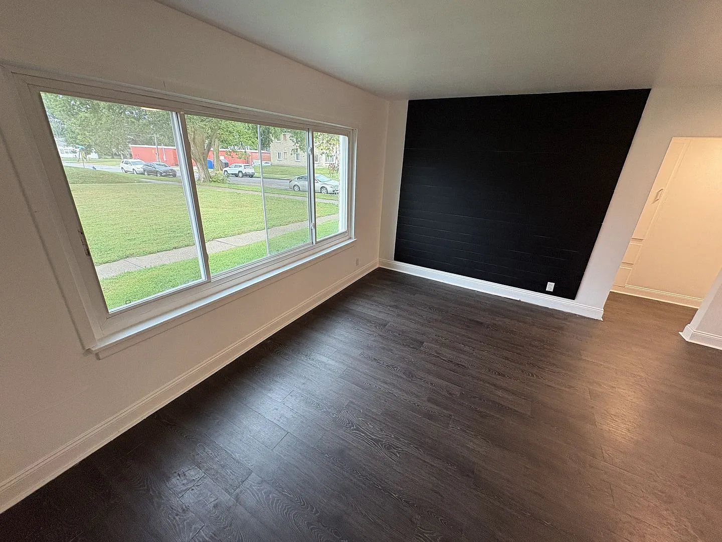 248 - 254 Parkview Blvd — Photo 4