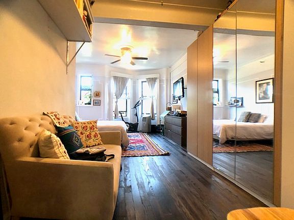 2nd image of 456 15th St #3F