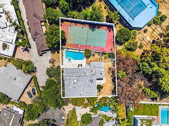 5th image of 15656 Crownridge Pl