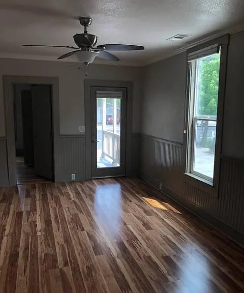 2155 Chestnut St — Photo 5