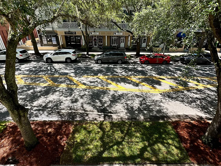 729 Celebration Ave — Photo 7