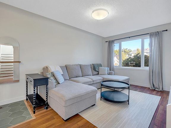 5th image of 10647 68th Ave NW
