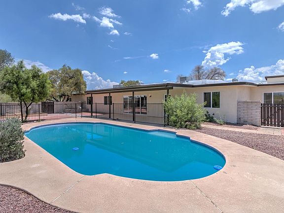 3rd image of 1566 W Montebella Dr
