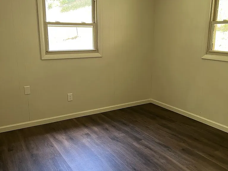 554 Love Hollow Rd — Photo 32