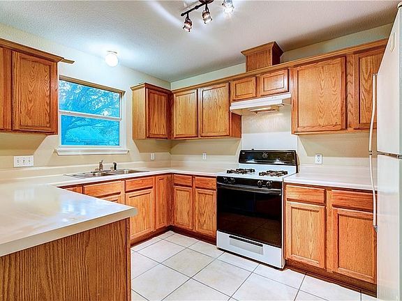 4th image of 14503 James Vincent Dr
