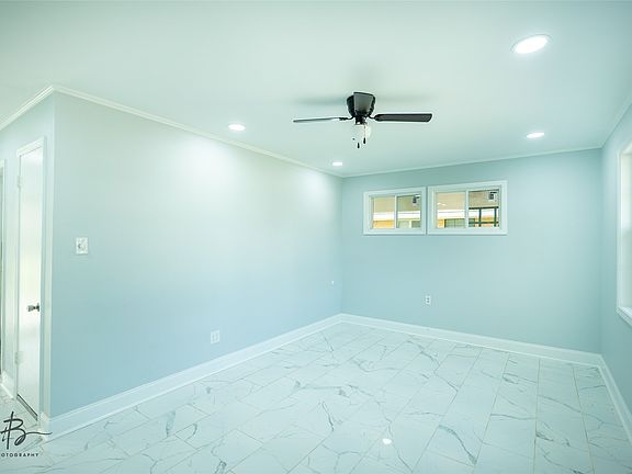5th image of 851 Martha Ln
