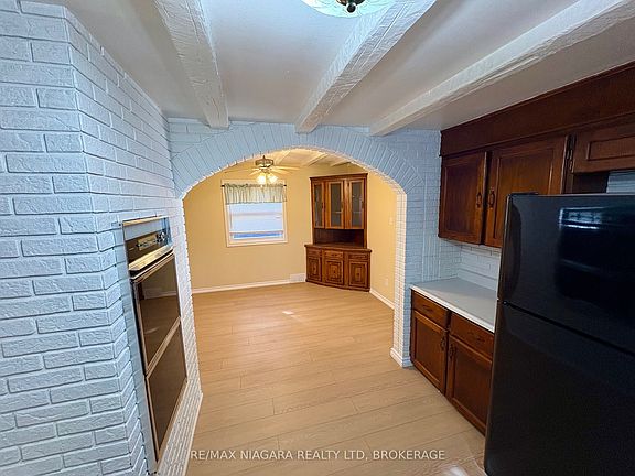 5th image of 5371 Huron St