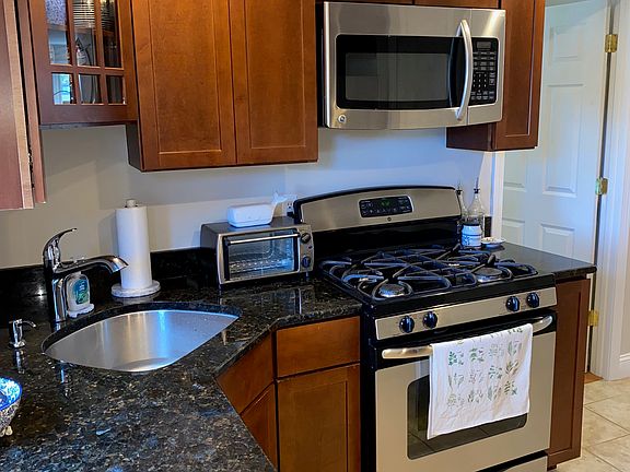 5th image of 135 Broad St APT 1