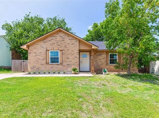 720 Sandstone Dr, Fort Worth, TX 76120