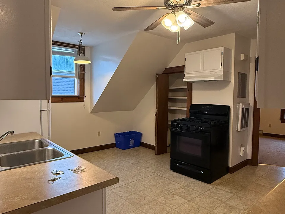 37 Chase St #3