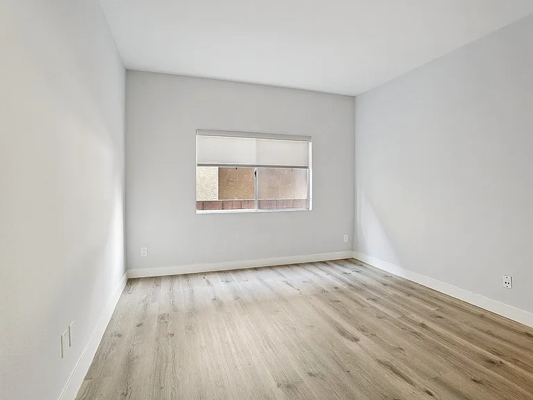 Sylvan Apartments — Photo 16