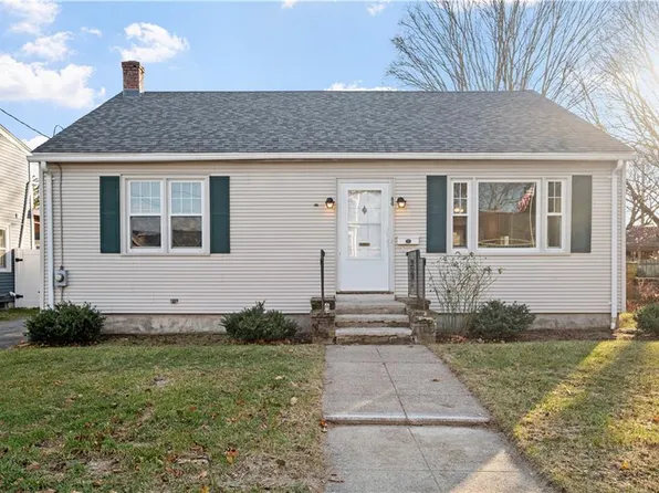 86 Sherwood St, Cranston, RI 02920