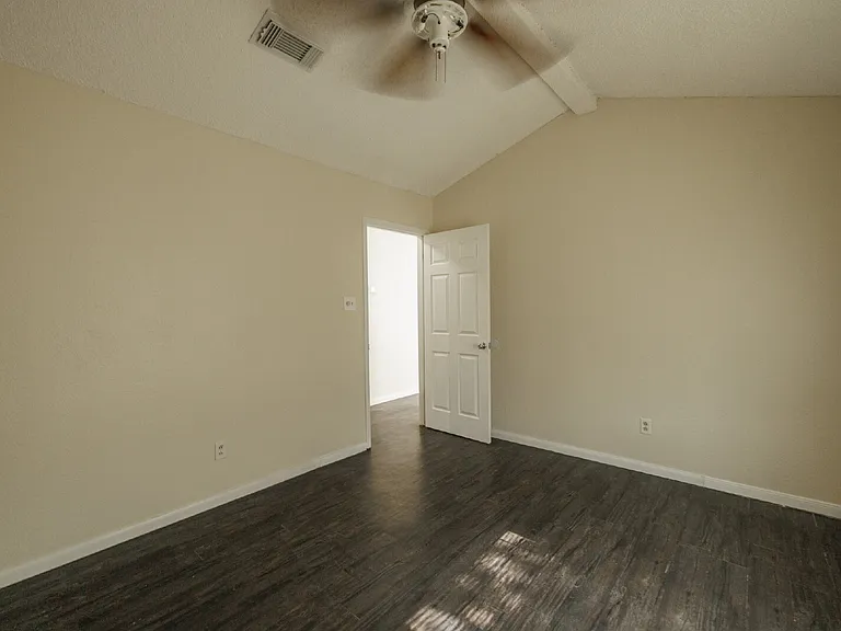 3874 Georgetown Dr — Photo 8