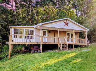 218 2nd St, Shady Spring, WV 25918