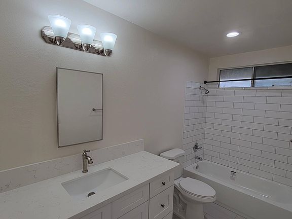 4th image of 431 E Madison Ave