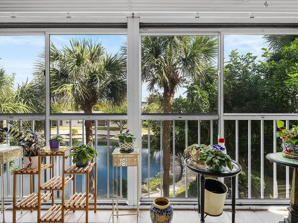 3146 Via Poinciana #307, Lake Worth, FL 33467