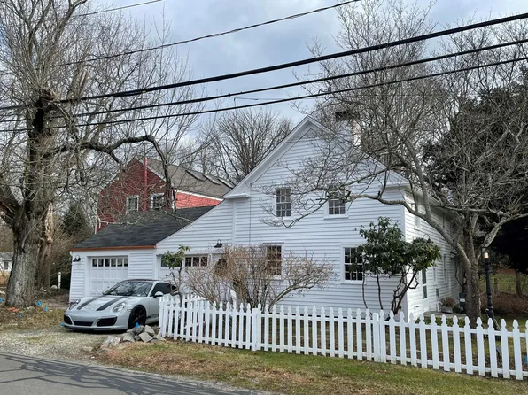 37 Center St, Westport, CT 06880