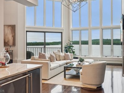 1360 Hamburg Tpke #702, Wayne, NJ, 07470