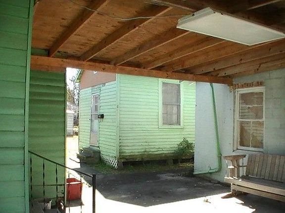 2nd image of 240 Sanders St