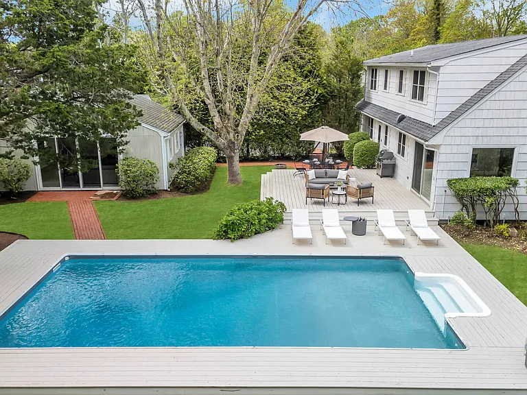 10 Barsdis Ln — Photo 37
