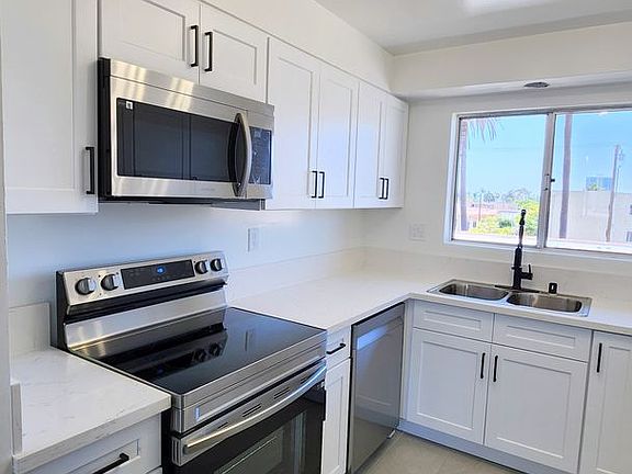 5th image of 3819 E 2nd St #2