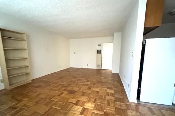 1722 Armacost Ave #1 — Photo 10