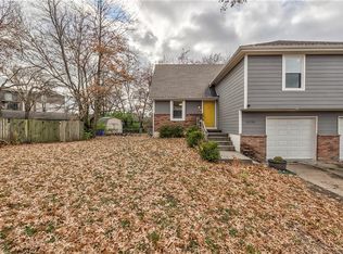 6136 Newton St, Overland Park, KS 66202