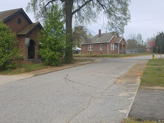 4th image of 403 Piedmont Ave